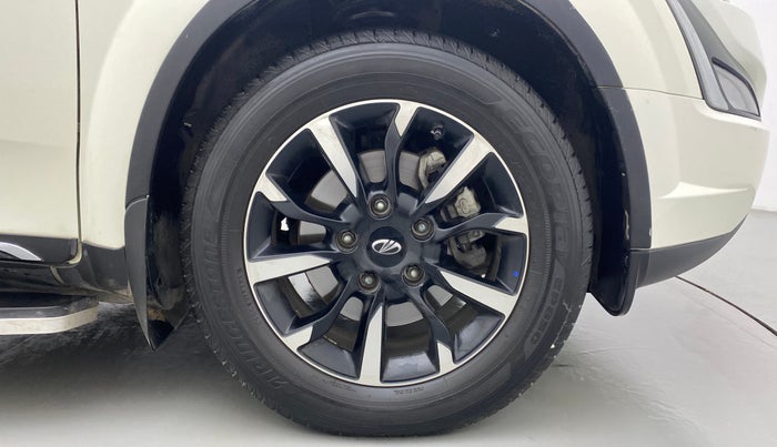 2021 Mahindra XUV500 W11 AT, Diesel, Automatic, 14,135 km, Right Front Wheel