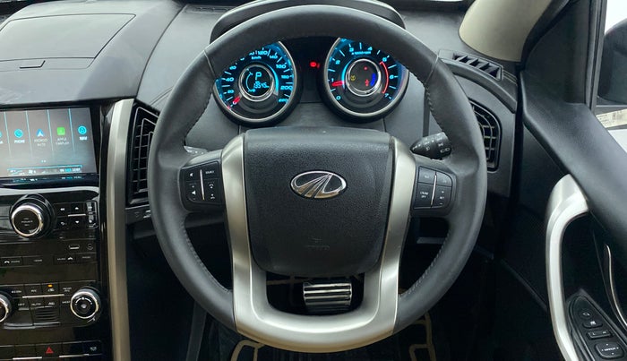 2021 Mahindra XUV500 W11 AT, Diesel, Automatic, 14,135 km, Steering Wheel Close Up