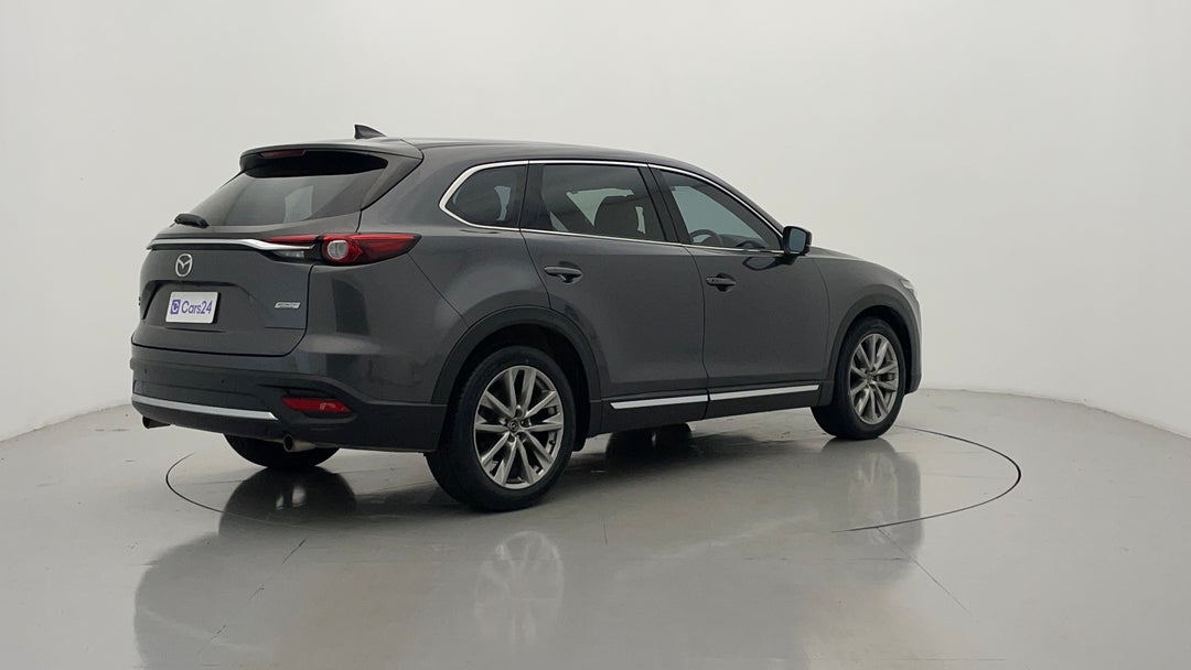 Right Back Diagonal (45- Degree) View