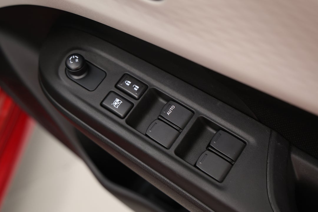 2024 Suzuki Swift Hybrid Plus, Automatic, 31166 km, Drivers Side Door Panel Controls