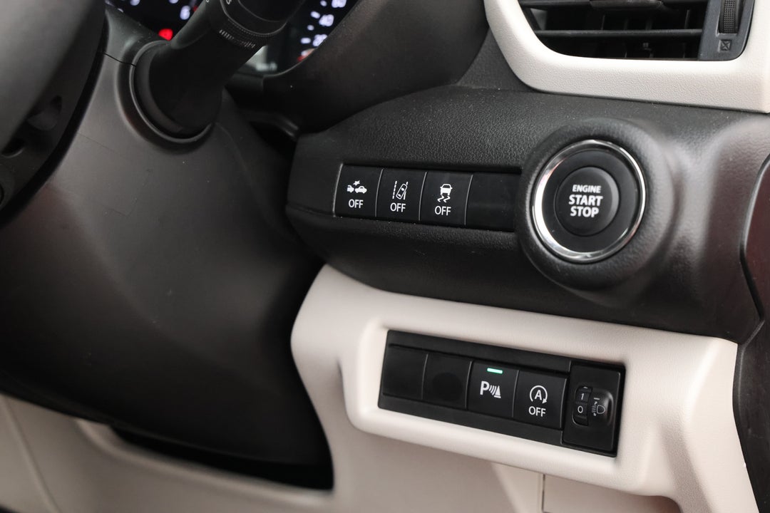 2024 Suzuki Swift Hybrid Plus, Automatic, 31166 km, Utility Switches/Buttons