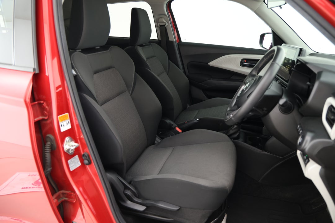 2024 Suzuki Swift Hybrid Plus, Automatic, 31166 km, Right Side Front Door Cabin View