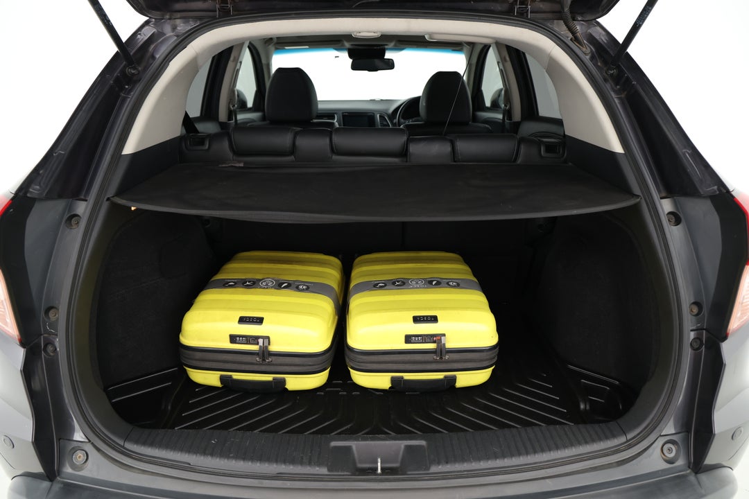 2016 Honda HR-V Vti-l, Automatic, 120959 km, Boot Inside View with Luggage