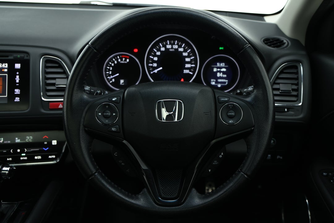 2016 Honda HR-V Vti-l, Automatic, 120959 km, Steering Wheel Close-up