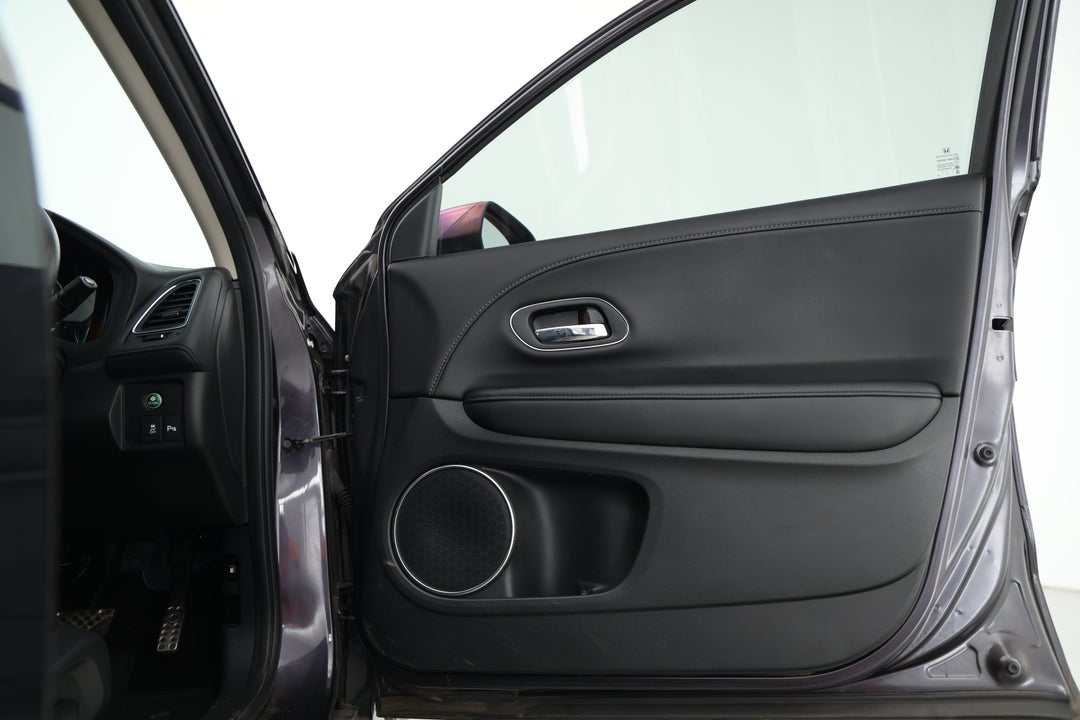 2016 Honda HR-V Vti-l, Automatic, 120959 km, Speaker View