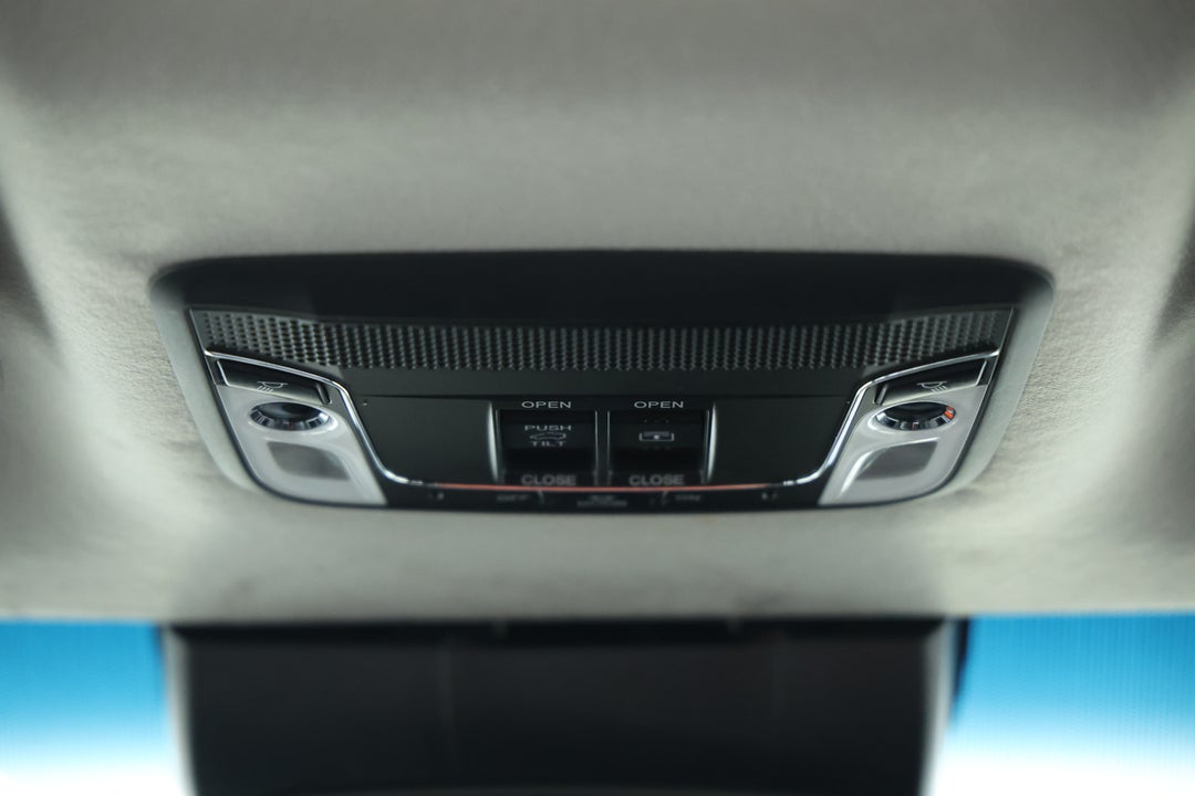 2016 Honda HR-V Vti-l, Automatic, 120959 km, On-Roof Controls/Sunglass holder