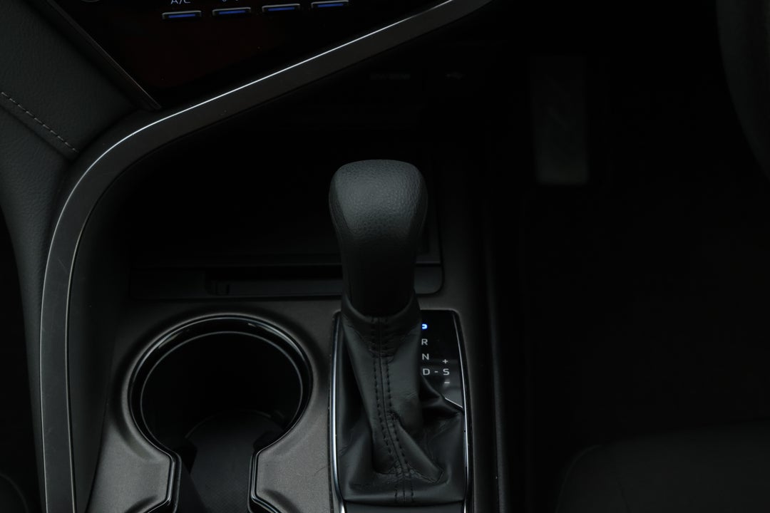 2024 Toyota Camry Ascent, Automatic, 47289 km, Gear Lever 