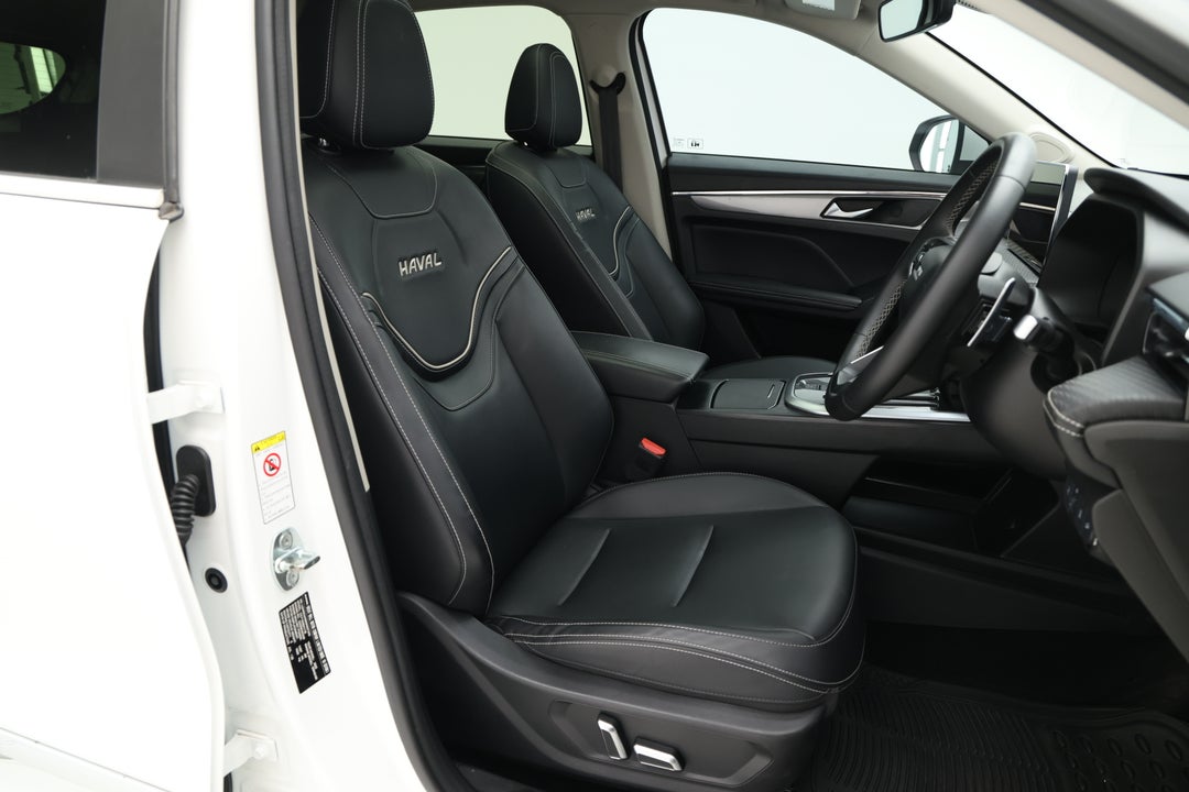 2022 GWM Haval Jolion Ultra, Automatic, 72312 km, Right Side Front Door Cabin View