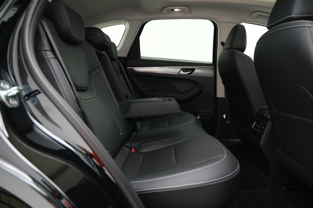 2024 GWM Haval Jolion Ultra Hybrid, Automatic, 15663 km, Right Side Rear Door Cabin View