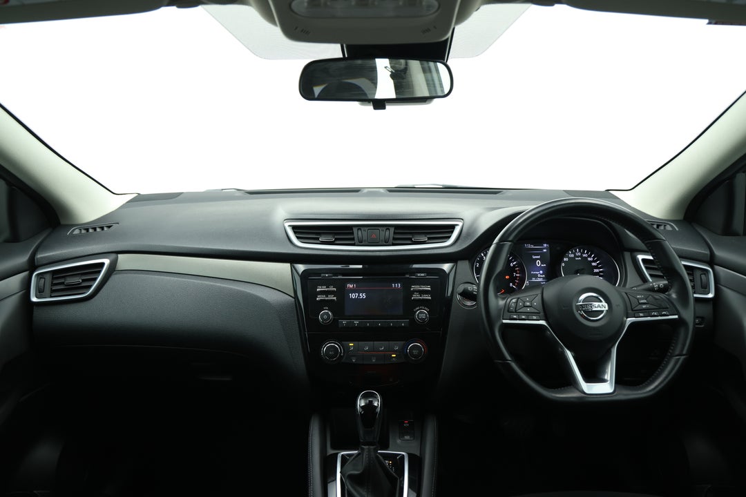 2018 Nissan Qashqai St, Automatic, 112910 km, Dashboard View