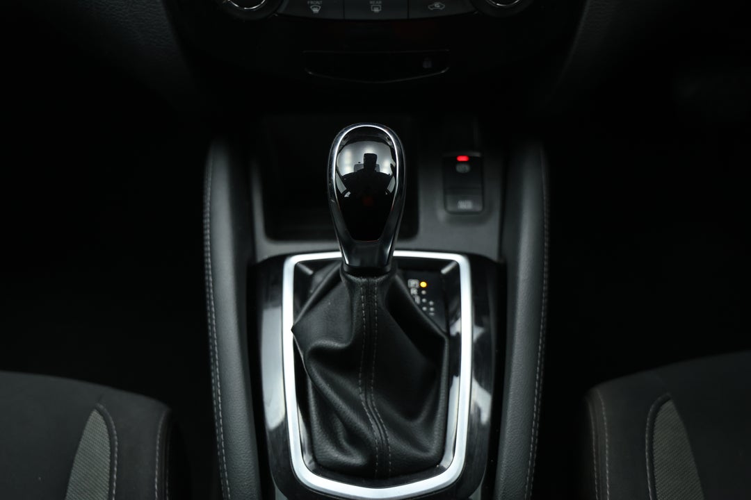 2018 Nissan Qashqai St, Automatic, 112910 km, Gear Lever 