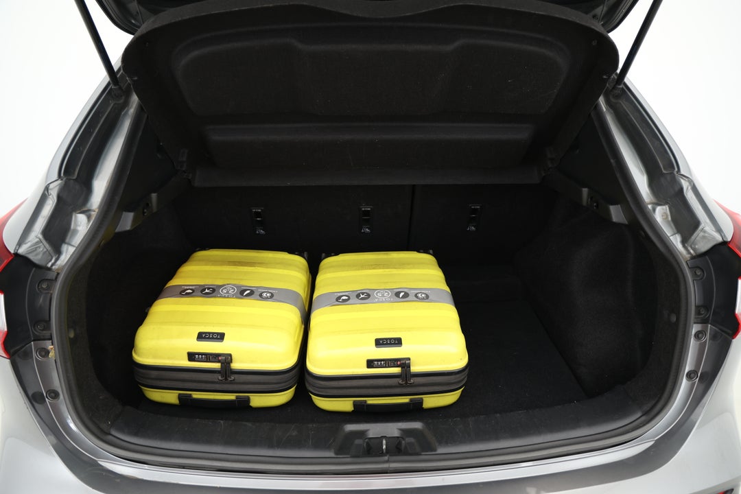 2018 Nissan Qashqai St, Automatic, 112910 km, Boot Inside View with Luggage