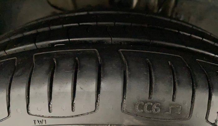 2018 Tata Tiago XZ PETROL, Petrol, Manual, 35,492 km, Right Front Tyre Tread