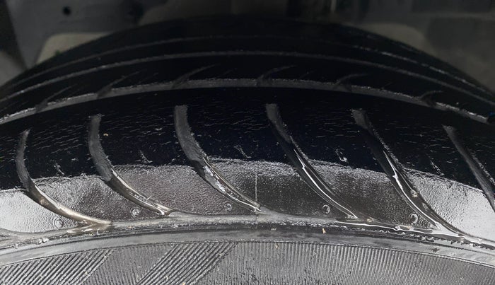 2018 Ford Figo Aspire 1.5 TITANIUM DIESEL, Diesel, Manual, 36,334 km, Left Front Tyre Tread