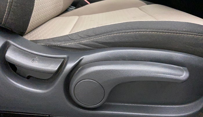 2017 Hyundai Elite i20 ASTA 1.2 (O), Petrol, Manual, 33,184 km, Driver Side Adjustment Panel