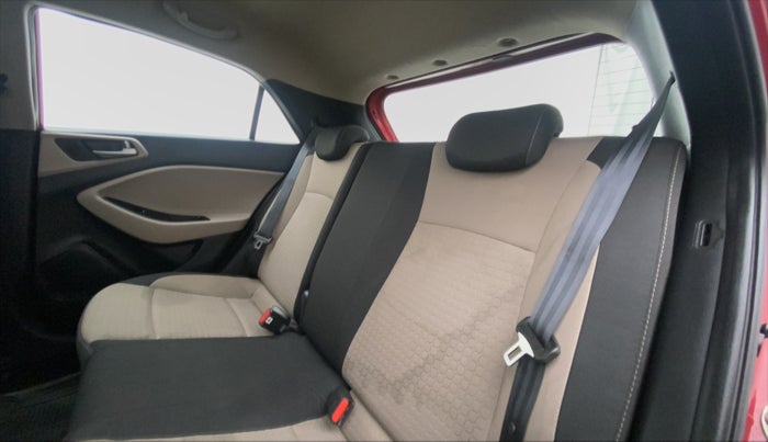 2017 Hyundai Elite i20 ASTA 1.2 (O), Petrol, Manual, 33,184 km, Right Side Rear Door Cabin