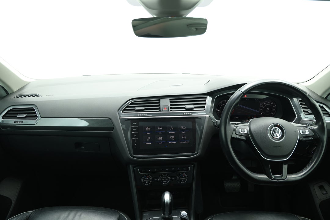 2018 Volkswagen Tiguan 162 Tsi Highline, Automatic, 96166 km, Dashboard View
