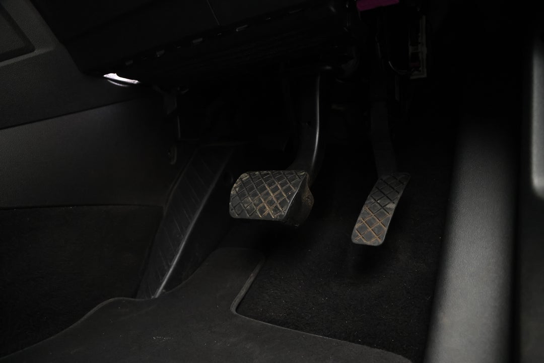 2018 Volkswagen Tiguan 162 Tsi Highline, Automatic, 96166 km, Pedals and Footmat