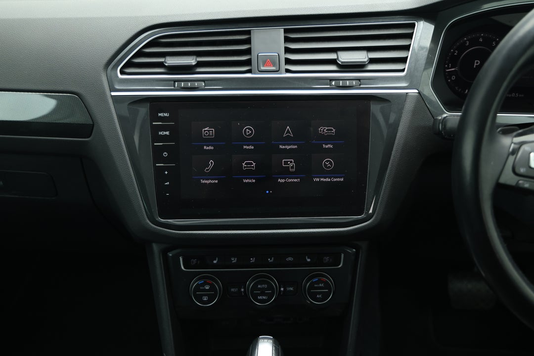 2018 Volkswagen Tiguan 162 Tsi Highline, Automatic, 96166 km, Center Console