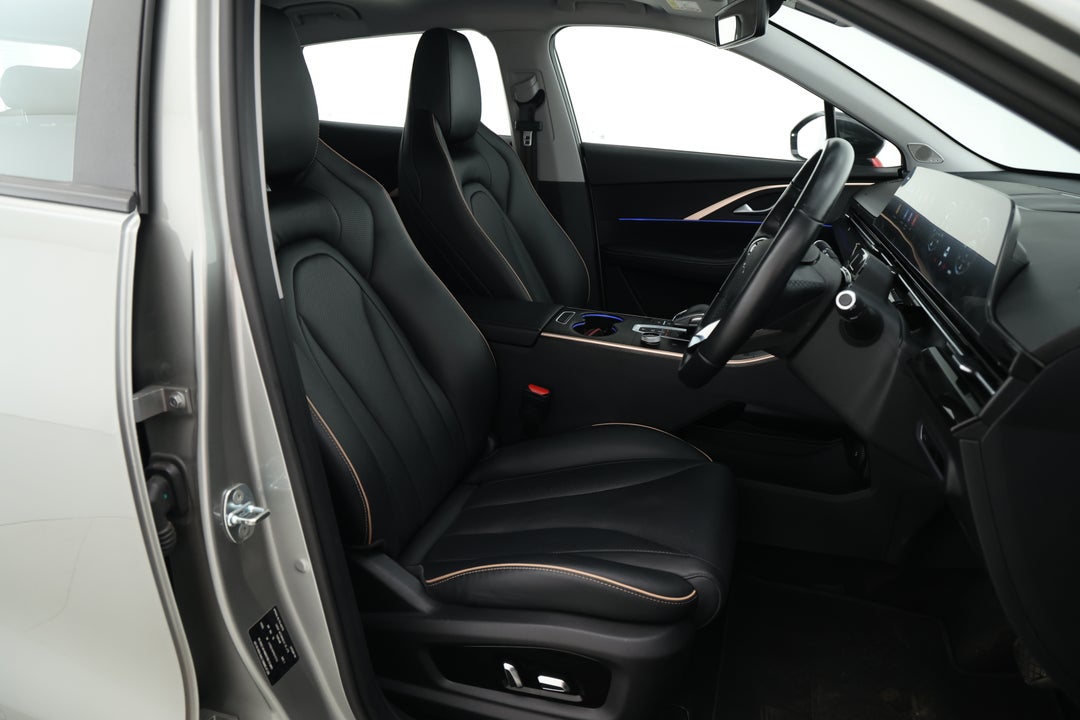 2023 Chery Omoda 5 Ex (high Version), Automatic, 69358 km, Right Side Front Door Cabin View