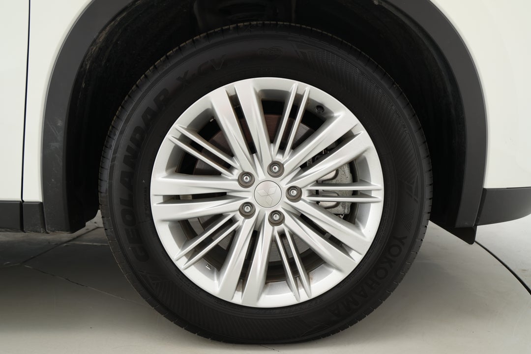 2024 Mitsubishi Outlander Es 7 Seat (2WD), Automatic, 25100 km, Right Front Wheel