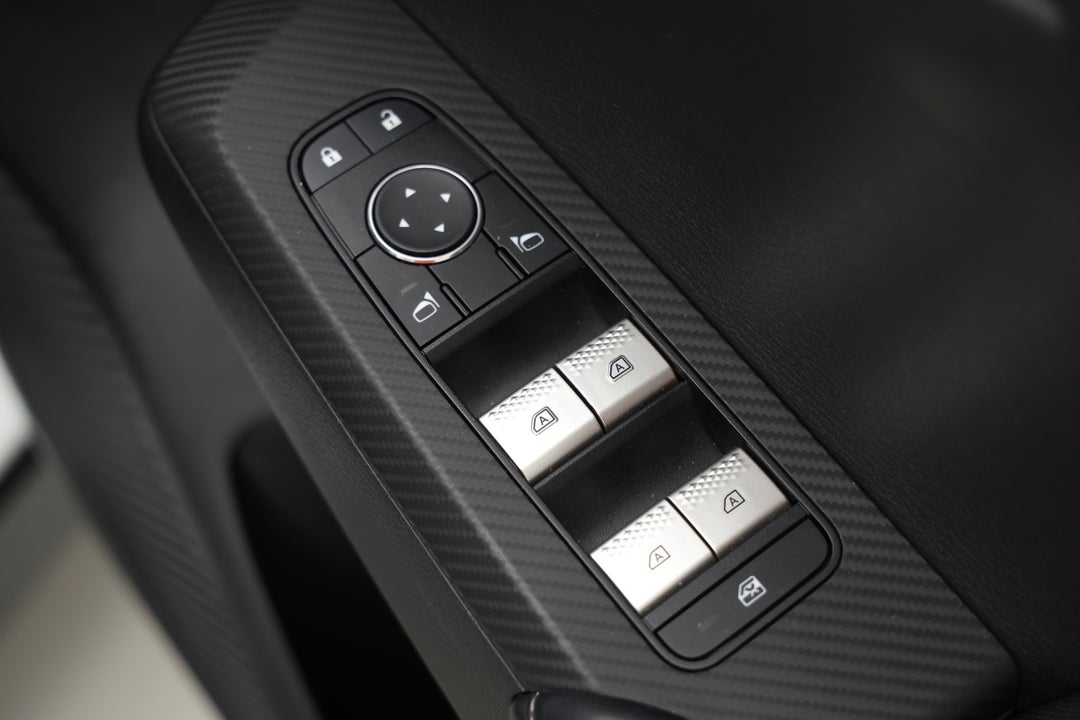 2024 Mitsubishi Outlander Es 7 Seat (2WD), Automatic, 25100 km, Drivers Side Door Panel Controls