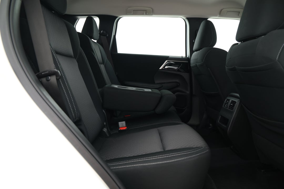 2024 Mitsubishi Outlander Es 7 Seat (2WD), Automatic, 25100 km, Right Side Rear Door Cabin View