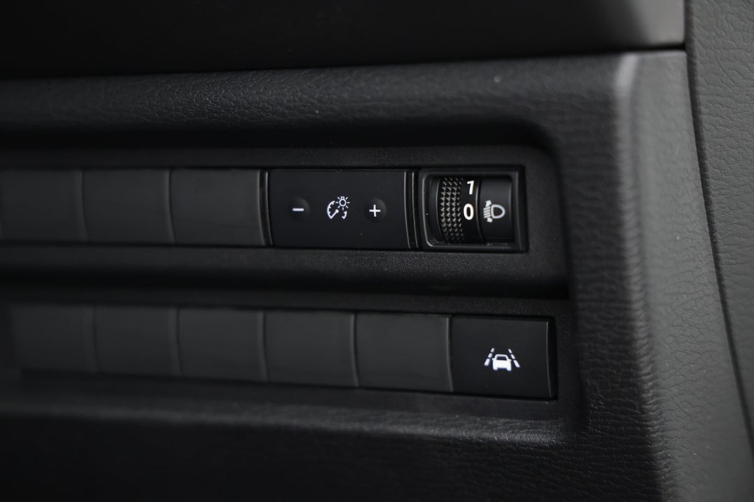 2024 Mitsubishi Outlander Es 7 Seat (2WD), Automatic, 25100 km, Utility Switches/Buttons