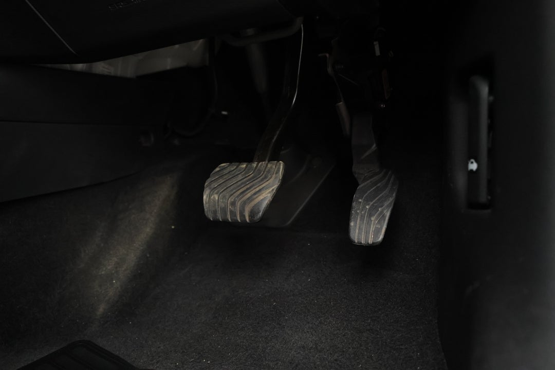 2024 Mitsubishi Outlander Es 7 Seat (2WD), Automatic, 25100 km, Pedals and Footmat