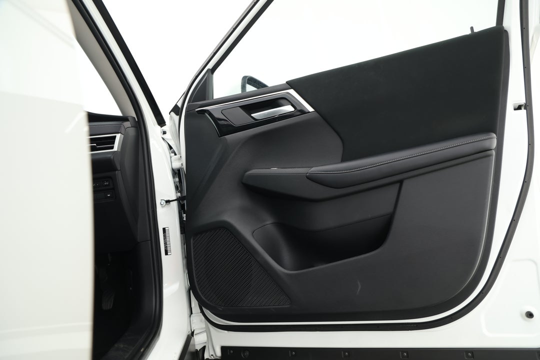 2024 Mitsubishi Outlander Es 7 Seat (2WD), Automatic, 25100 km, Speaker View