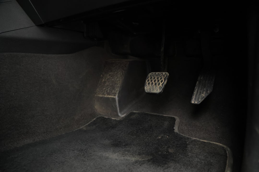 2022 LDV D90 Executive (4WD) D20, Automatic, 95832 km, Pedals and Footmat