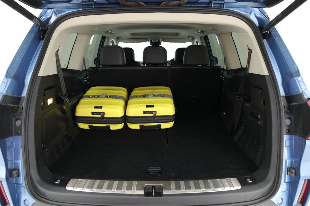 2022 LDV D90 Executive (4WD) D20, Automatic, 95832 km, Boot Inside View with Luggage