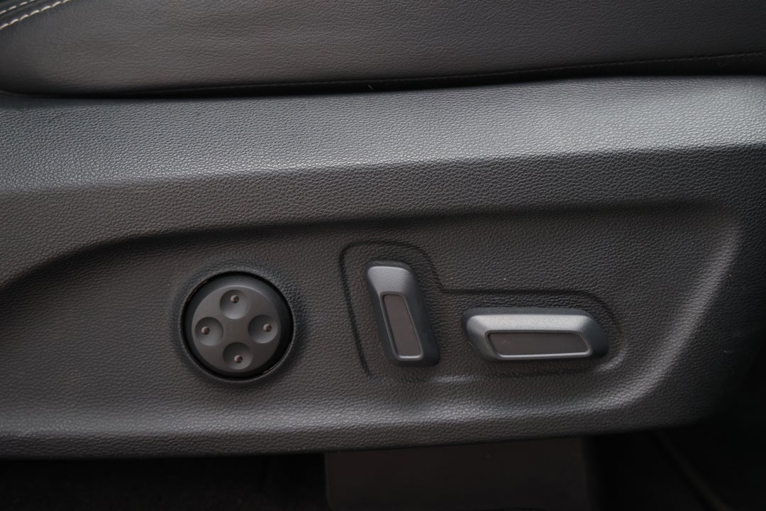 2022 LDV D90 Executive (4WD) D20, Automatic, 95832 km, Drivers Side Adjustment Panel