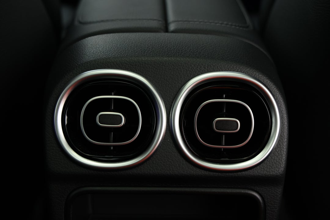 2023 Mercedes-benz C300 Mhev, Automatic, 21499 km, Rear A/C Vent