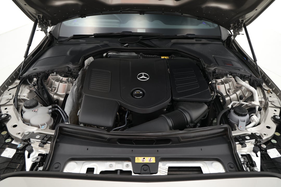2023 Mercedes-benz C300 Mhev, Automatic, 21499 km, Open Bonnet (Engine)