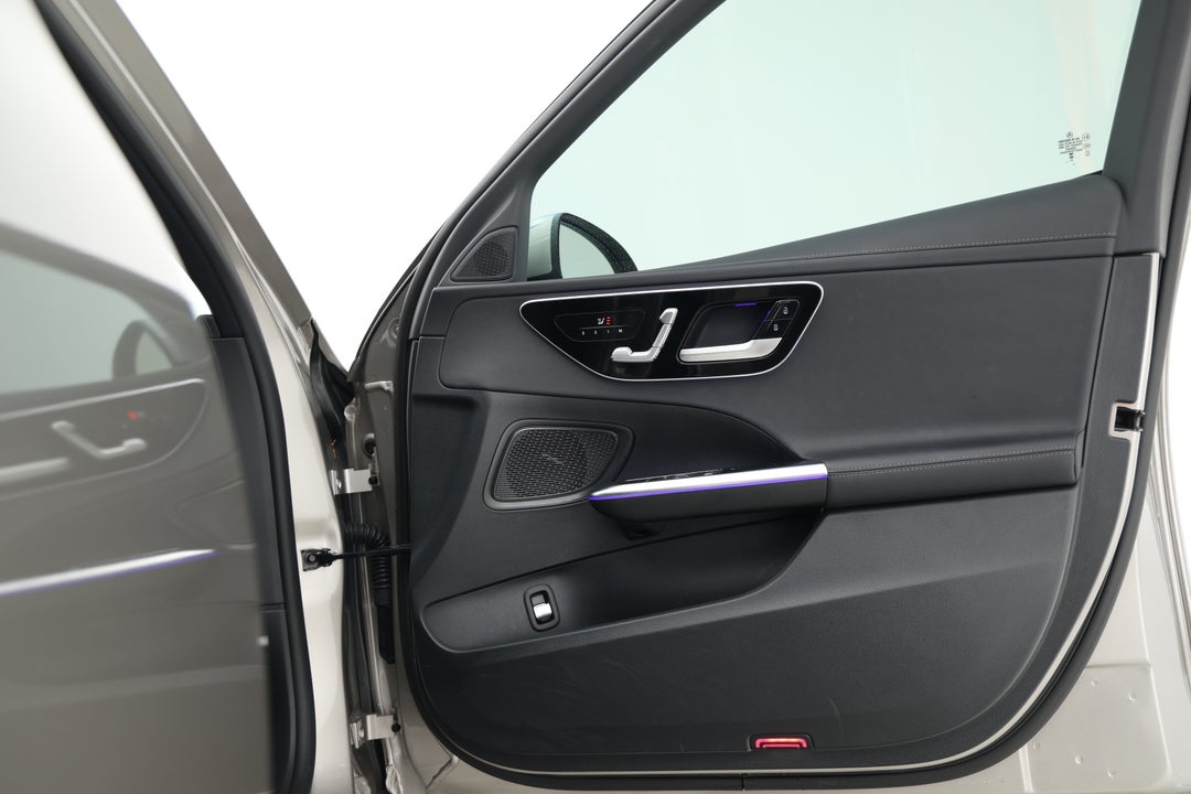 2023 Mercedes-benz C300 Mhev, Automatic, 21499 km, Speaker View
