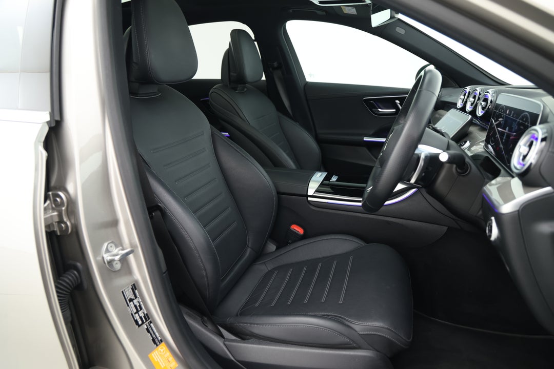 2023 Mercedes-benz C300 Mhev, Automatic, 21499 km, Right Side Front Door Cabin View