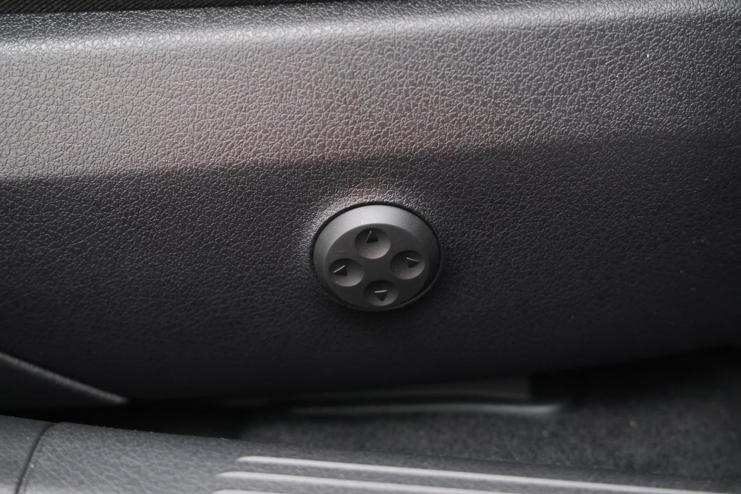 2023 Mercedes-benz C300 Mhev, Automatic, 21499 km, Drivers Side Adjustment Panel