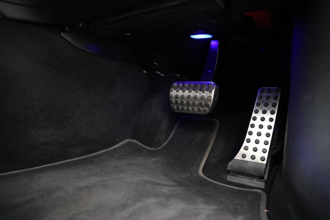 2023 Mercedes-benz C300 Mhev, Automatic, 21499 km, Pedals and Footmat