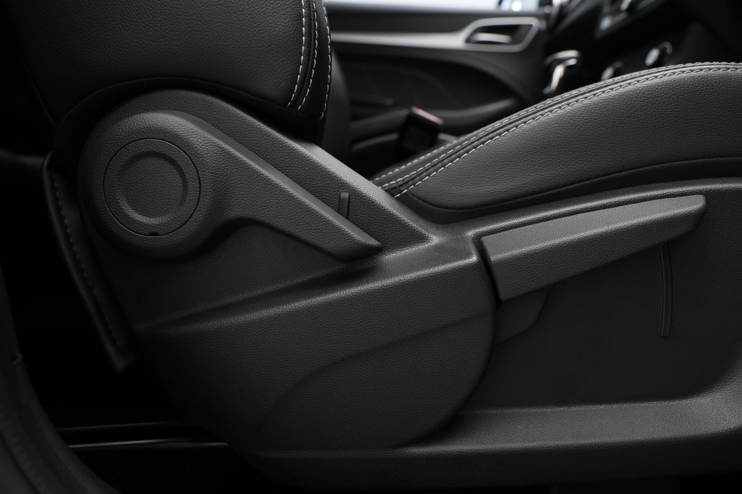 2023 MG ZS Excite, Automatic, 41252 km, Drivers Side Adjustment Panel