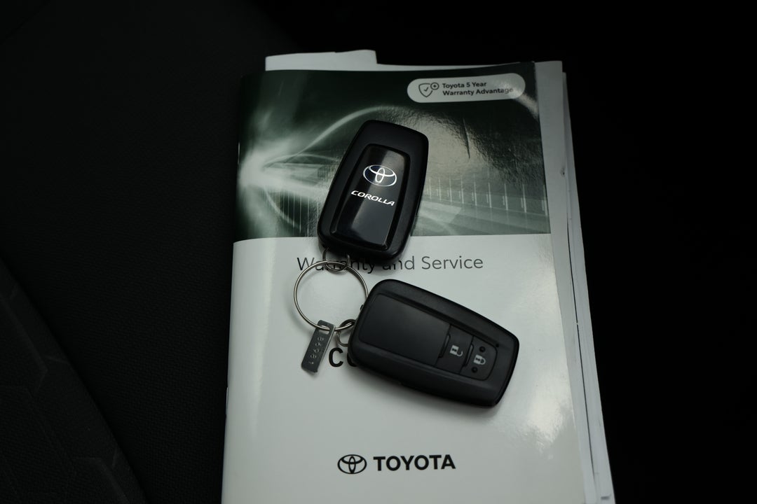 2022 Toyota Corolla Sx Hybrid, Automatic, 10831 km, Key Close-up