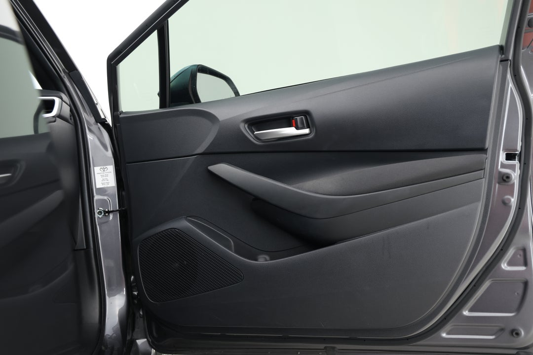 2022 Toyota Corolla Sx Hybrid, Automatic, 10831 km, Speaker View