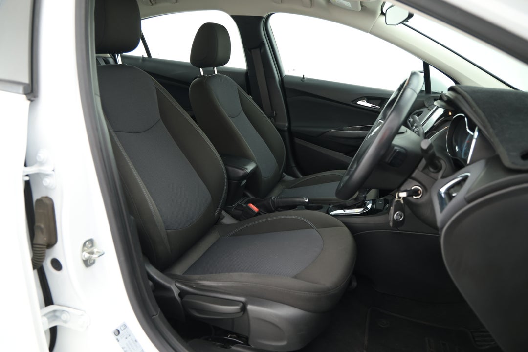 2018 Holden Astra Ls, Automatic, 44171 km, Right Side Front Door Cabin View