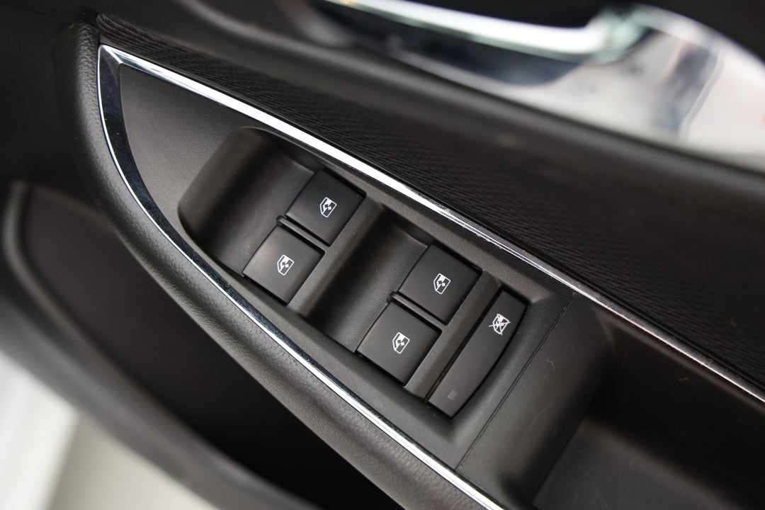 2018 Holden Astra Ls, Automatic, 44171 km, Drivers Side Door Panel Controls