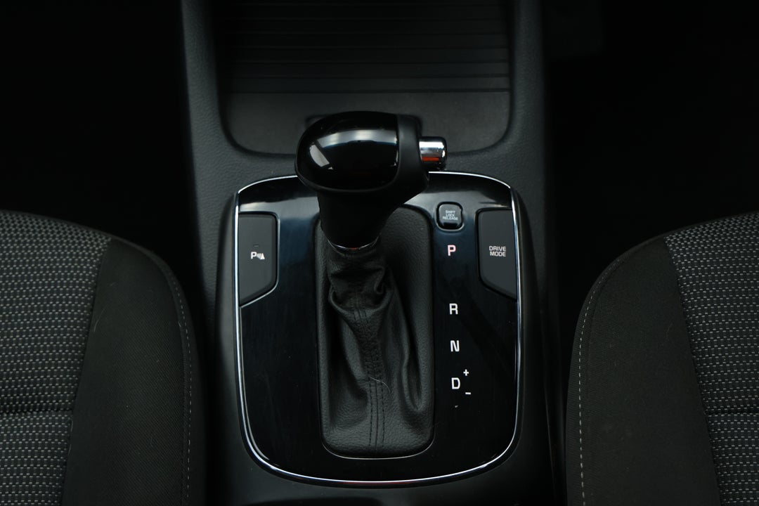 2017 Kia Cerato Sport, Automatic, 104089 km, Gear Lever 