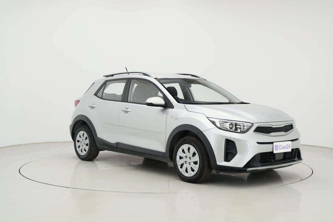 2024 Kia Stonic S, Automatic, 37364 km, Right Front Diagonal (45- Degree) View