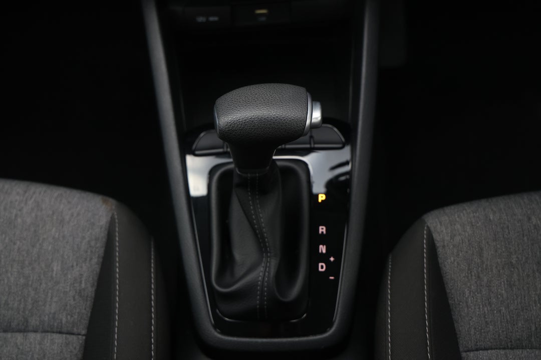 2024 Kia Stonic S, Automatic, 37364 km, Gear Lever 