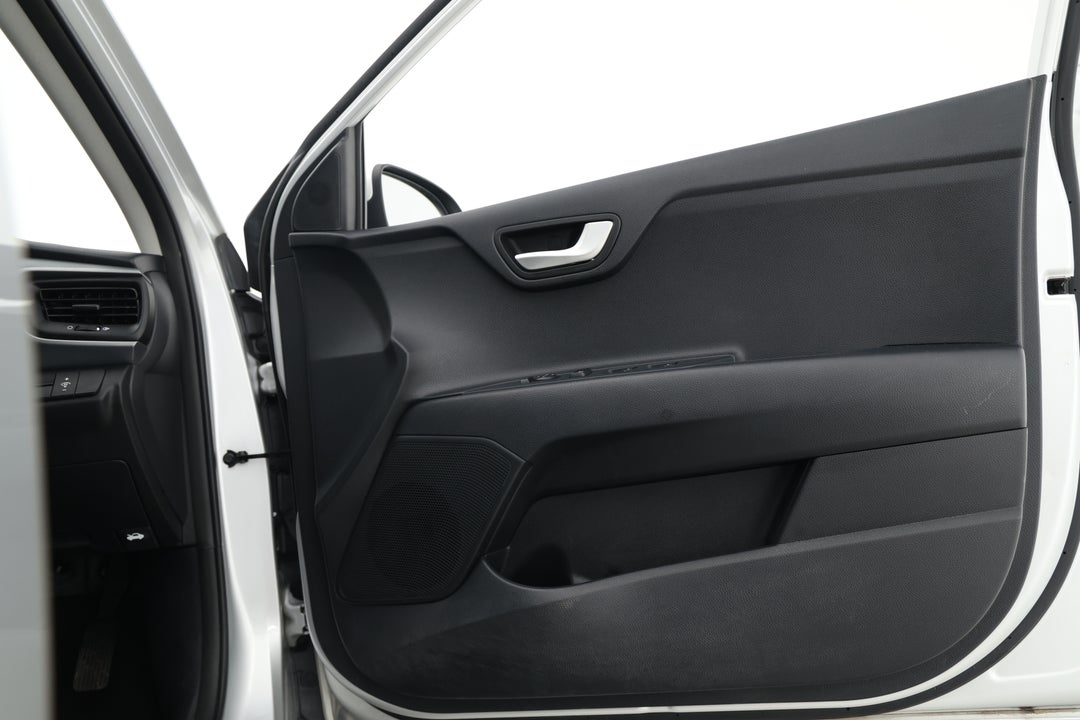 2024 Kia Stonic S, Automatic, 37364 km, Speaker View