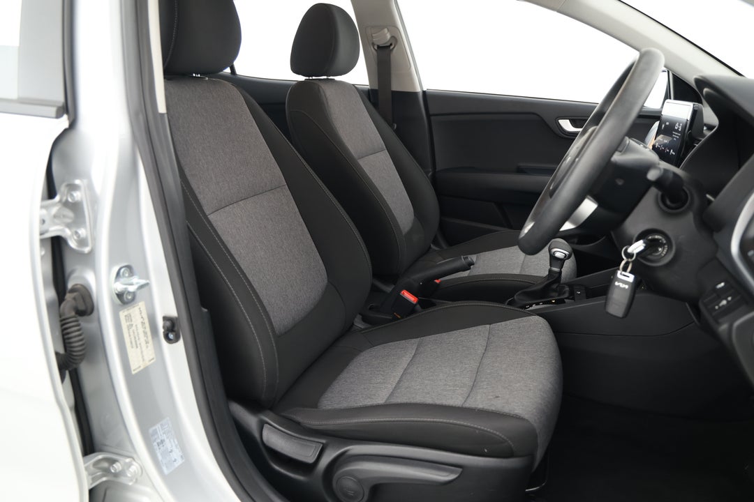 2024 Kia Stonic S, Automatic, 37364 km, Right Side Front Door Cabin View