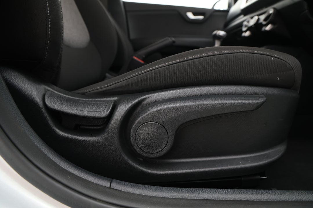 2024 Kia Stonic S, Automatic, 37364 km, Drivers Side Adjustment Panel